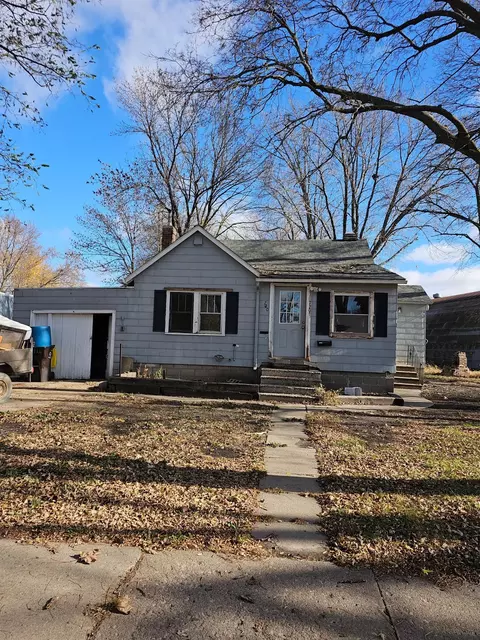720 N Elm St, Fairmont, MN 56031