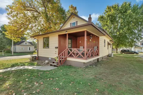 403 1st St NW, Melrose, MN 56352
