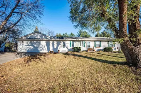 162 Tower Heights Rd, Prescott, WI 54021