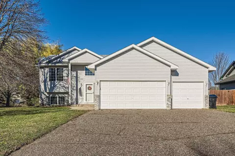 306 Dogwood St SW, Isanti, MN 55040