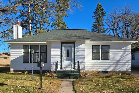 723 2nd St SE, Little Falls, MN 56345