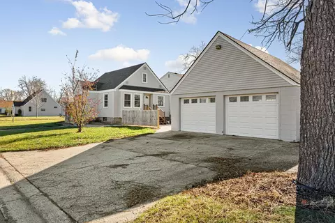 853 9th St SW, Faribault, MN 55021 photo 5