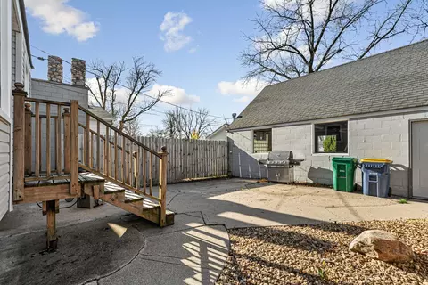 853 9th St SW, Faribault, MN 55021 photo 6