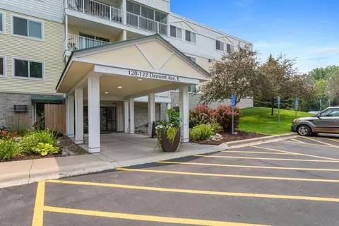 120 Demont Ave E #212, Little Canada, MN 55117