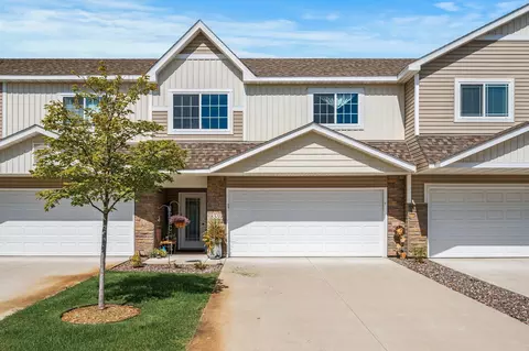 8559 Gateway Cir, Monticello, MN 55362
