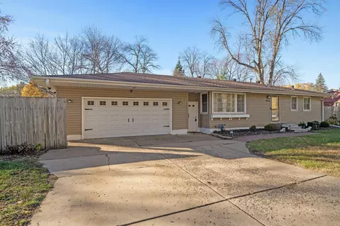 6341 Quebec Ave N, Brooklyn Park, MN 55428