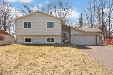 3075 Mount Ridge Rd, Roseville, MN 55113