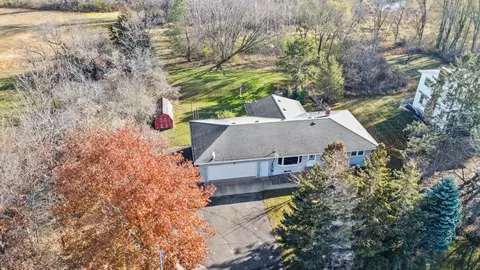 5466 Hodgson Rd, North Oaks, MN 55126