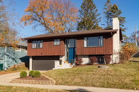 2221 22nd St NW, Rochester, MN 55901
