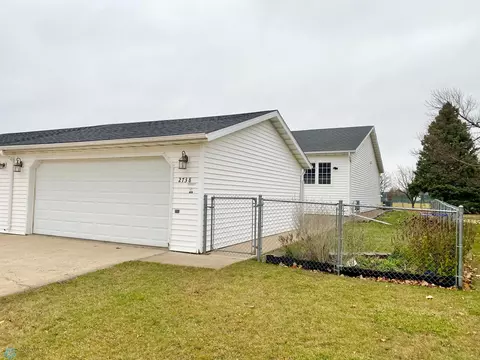 2738 18th St S, Fargo, ND 58103