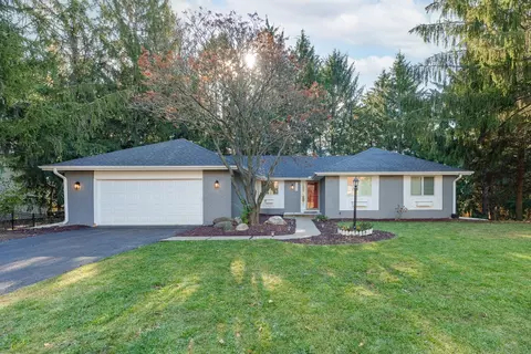 1386 Belmont Dr, Woodbury, MN 55125