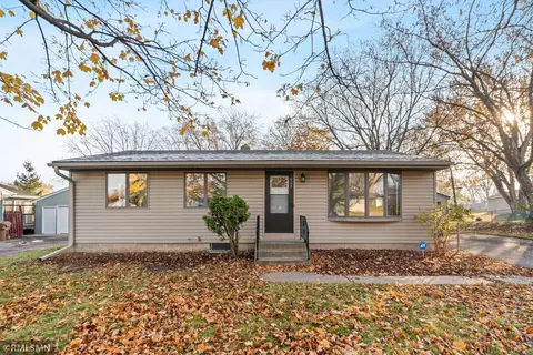 665 Martha Ln, Woodbury, MN 55125