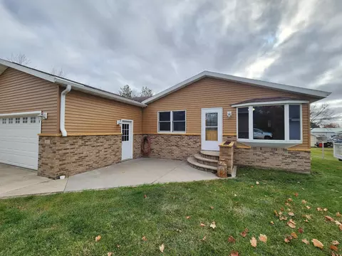 415 1st Ave SE, Plainview, MN 55964 photo 3