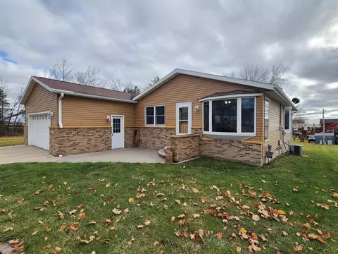 415 1st Ave SE, Plainview, MN 55964 photo 4