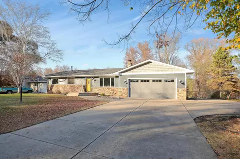 126 Kampa Cir, Monticello, MN 55362
