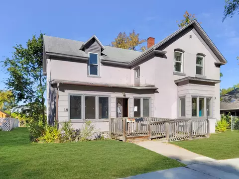 306 4th St SE, Little Falls, MN 56345