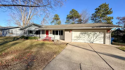 1620 Calvary Hill Ln, Saint Cloud, MN 56301