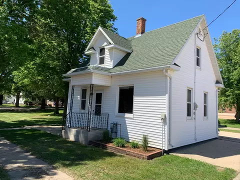 838 7th St, Westbrook, MN 56183