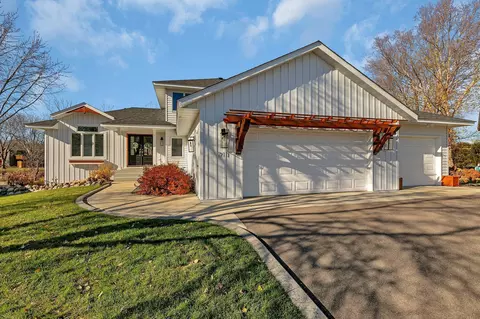 711 Prairie Ln, Sauk Rapids, MN 56379