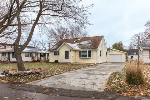 404 12th Ave NW, Rochester, MN 55901