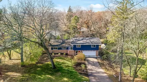 4714 Fairhills Rd E, Minnetonka, MN 55345