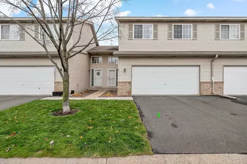 25 Pine Pl, Farmington, MN 55024