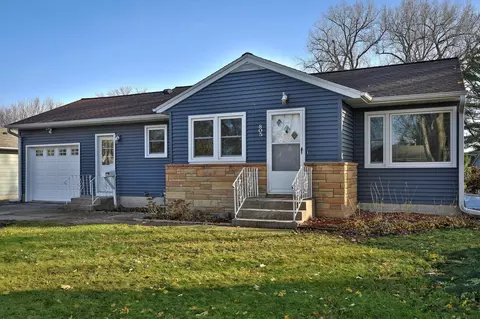 805 5th St SW, Waseca, MN 56093