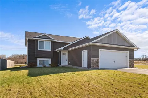 233 Pintail St, Baldwin, WI 54002