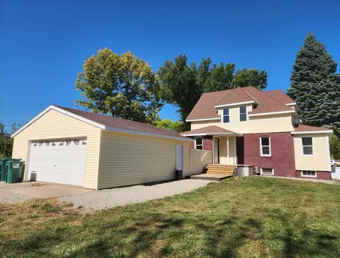 109 Grove Ave S, Silver Lake, MN 55381