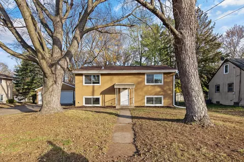 1718 English St, Maplewood, MN 55109