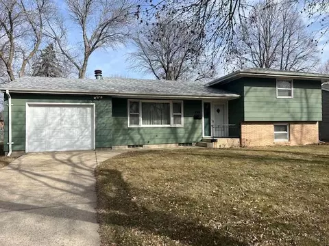 406 Kathryn Ave, Marshall, MN 56258
