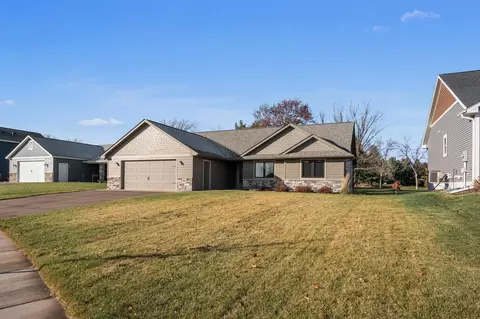 389 Vista Cir, River Falls, WI 54022