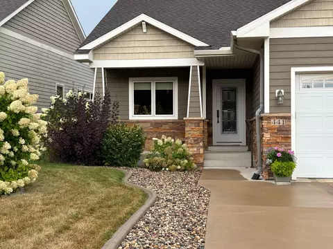 441 Kottke Ct SE, Hutchinson, MN 55350