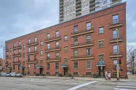 607 S 9th St #3, Minneapolis, MN 55404