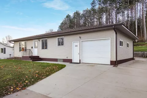 505 Maple St, Glenwood City, WI 54013