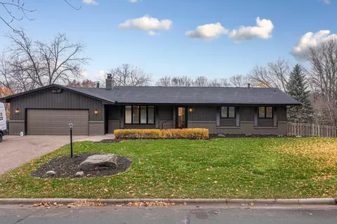 1104 Knob Hill Rd, Burnsville, MN 55337