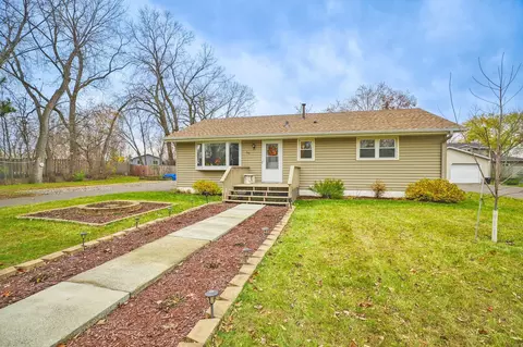 503 8th St NW, Elk River, MN 55330