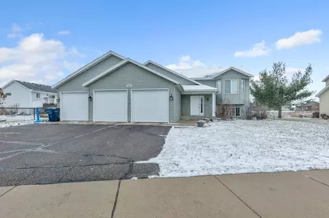 1607 W Oakes Dr, Saint Cloud, MN 56303