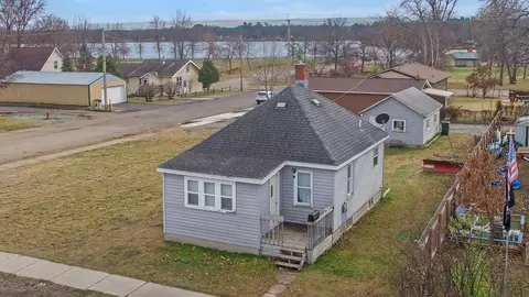 206 1st St SW, Crosby, MN 56441