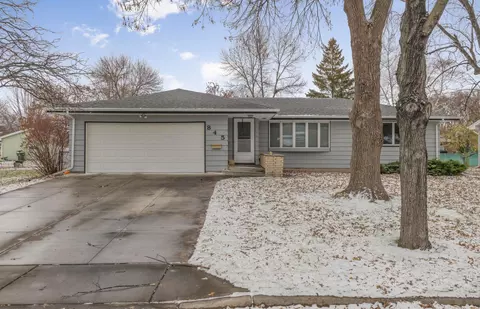 845 Maple St NE, Hutchinson, MN 55350