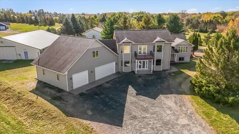 32737 Ivywood Trl, Chisago City, MN 55013