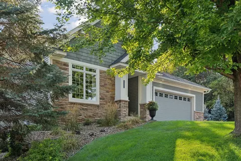 1218 Highland Ct, New Richmond, WI 54017