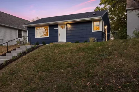 3026 Girard Ave N, Minneapolis, MN 55411