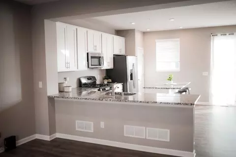 7684 Anthony Pt, Victoria, MN 55386