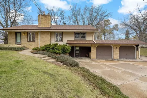 1101 Fenton St, Maplewood, MN 55109