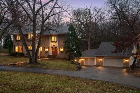 13539 Wentworth Trl, Hopkins, MN 55305