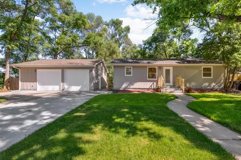 845 4th Ave W, Shakopee, MN 55379