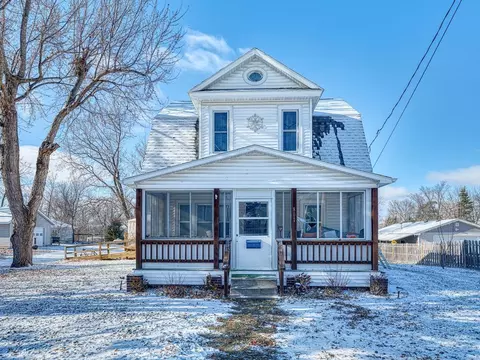 801 1st St N, Waterville, MN 56096