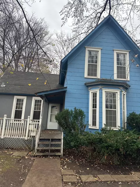 886 Johnson Pkwy, Saint Paul, MN 55106