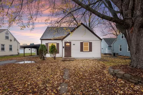 1110 3rd Ave E, Shakopee, MN 55379